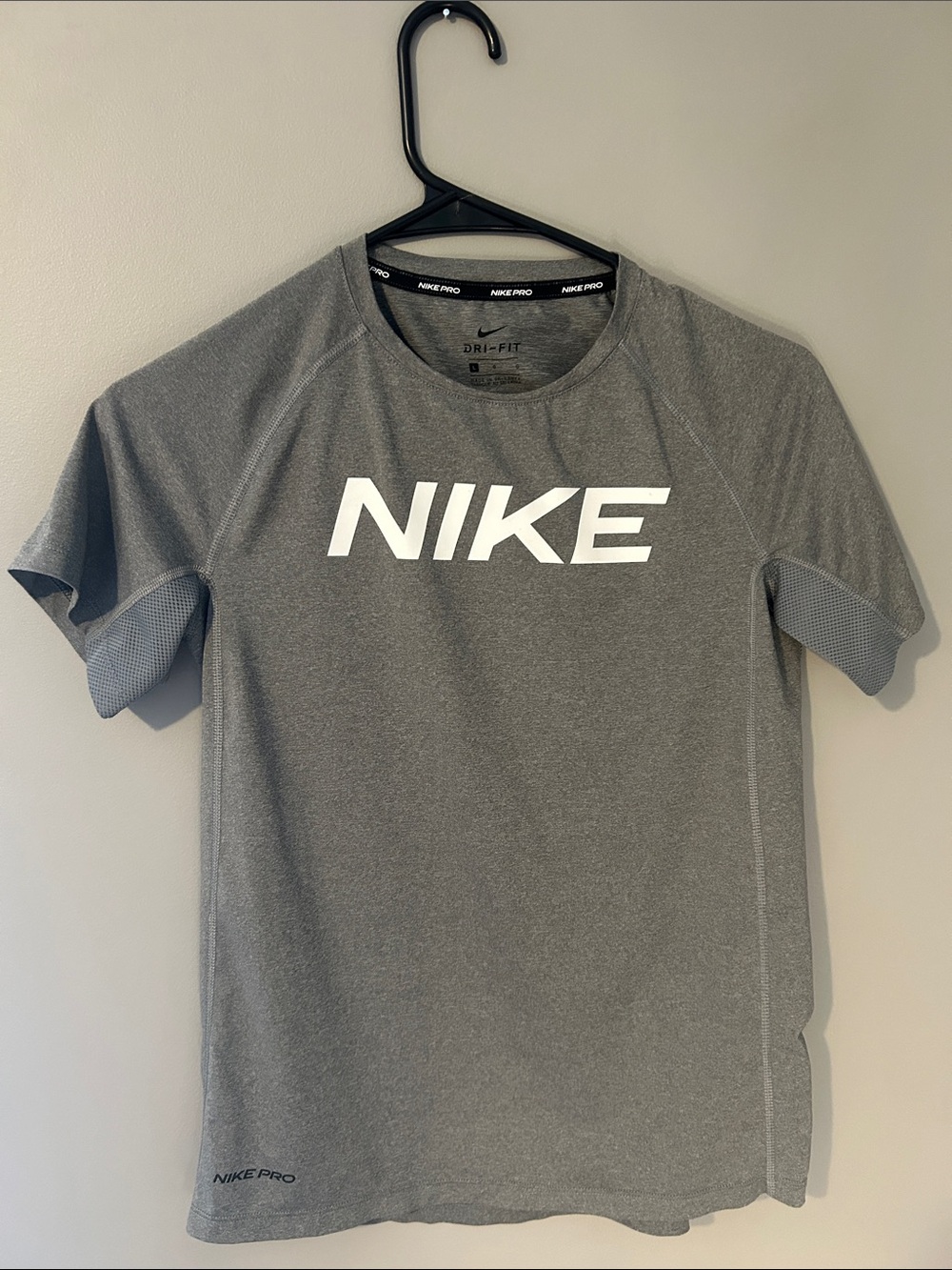 Nike Boy’s Large Gray Dri-FIT Performance Tee